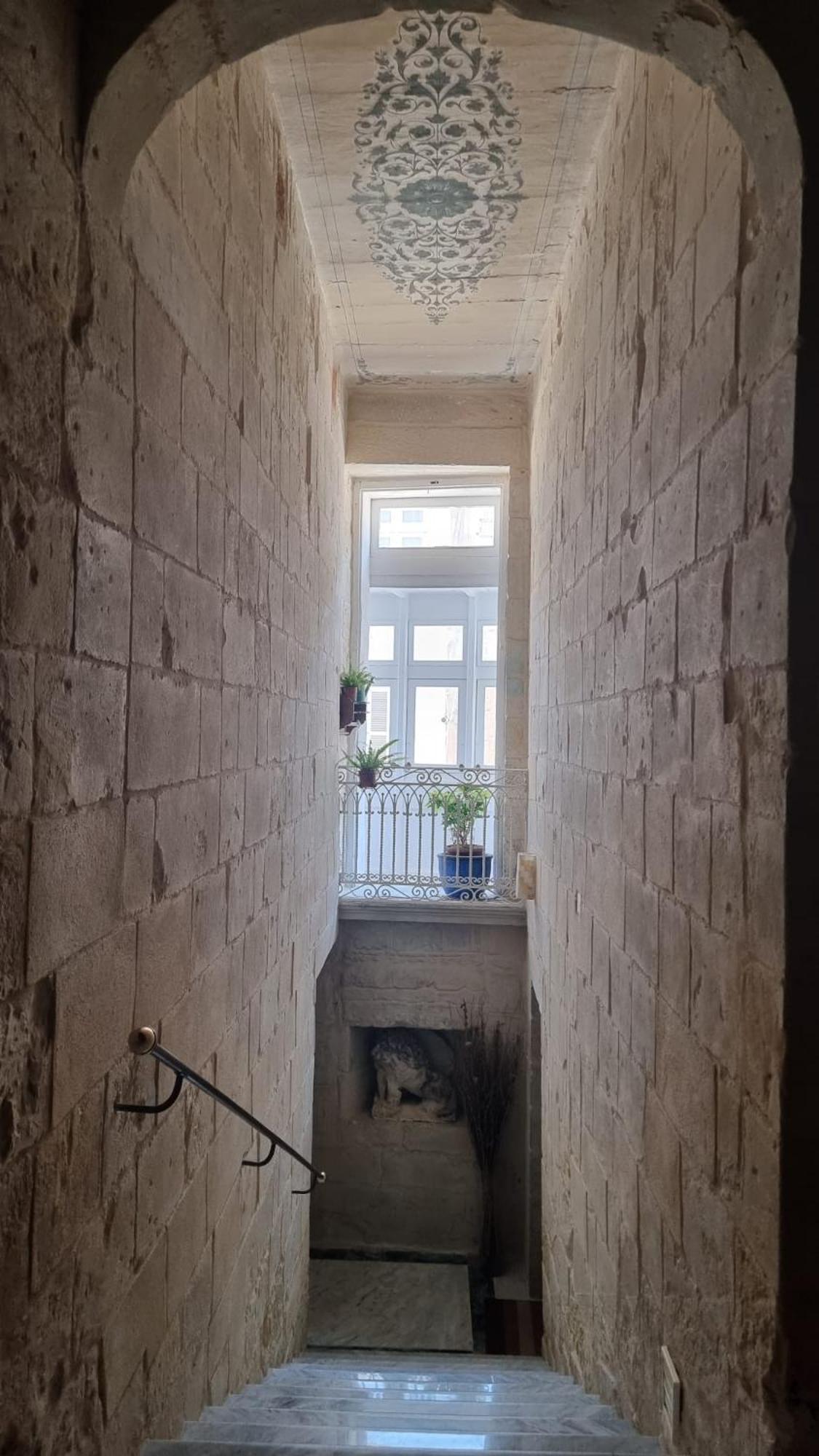 Servants' Quarters Studio Apartment فاليتا المظهر الخارجي الصورة